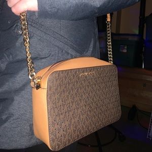 Micheal Kors Star Crossbody Bag